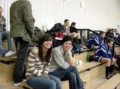 Mutter & Tocher Fichnter beim Spiel des Sohnen Lorenz