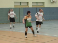 Kerstin in Erwartung des Anspiels