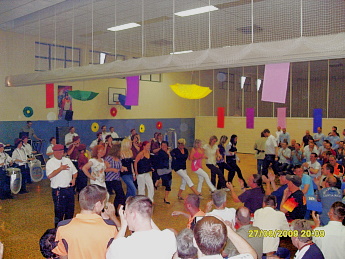 Wurm up mit dem Fanfahrenzug