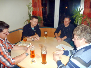 Tisch 4 Runde 2 nit dem Sieger und Loser